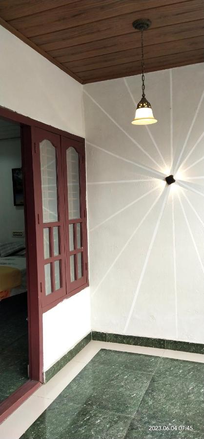 Floral Homestay Thekkady Exterior foto